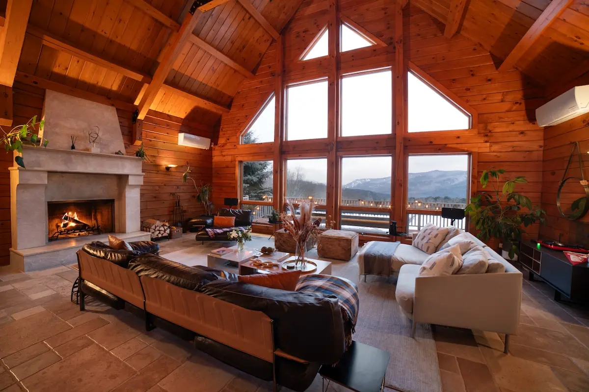 Photo 2 of 7 of Le Chalet